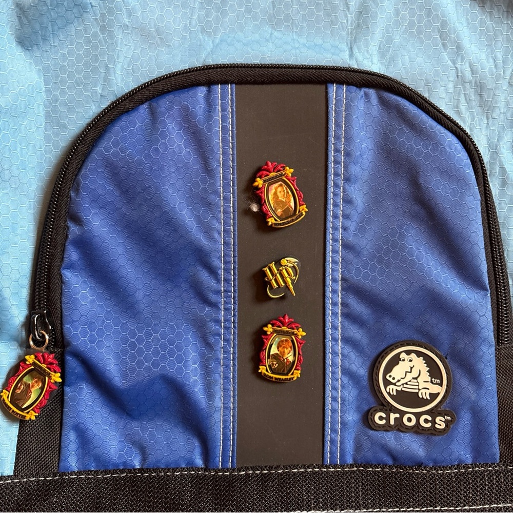 Crocs Blue & Black Drawstring Backpack Bag With Harry Potter Jibbitz Charms Pins